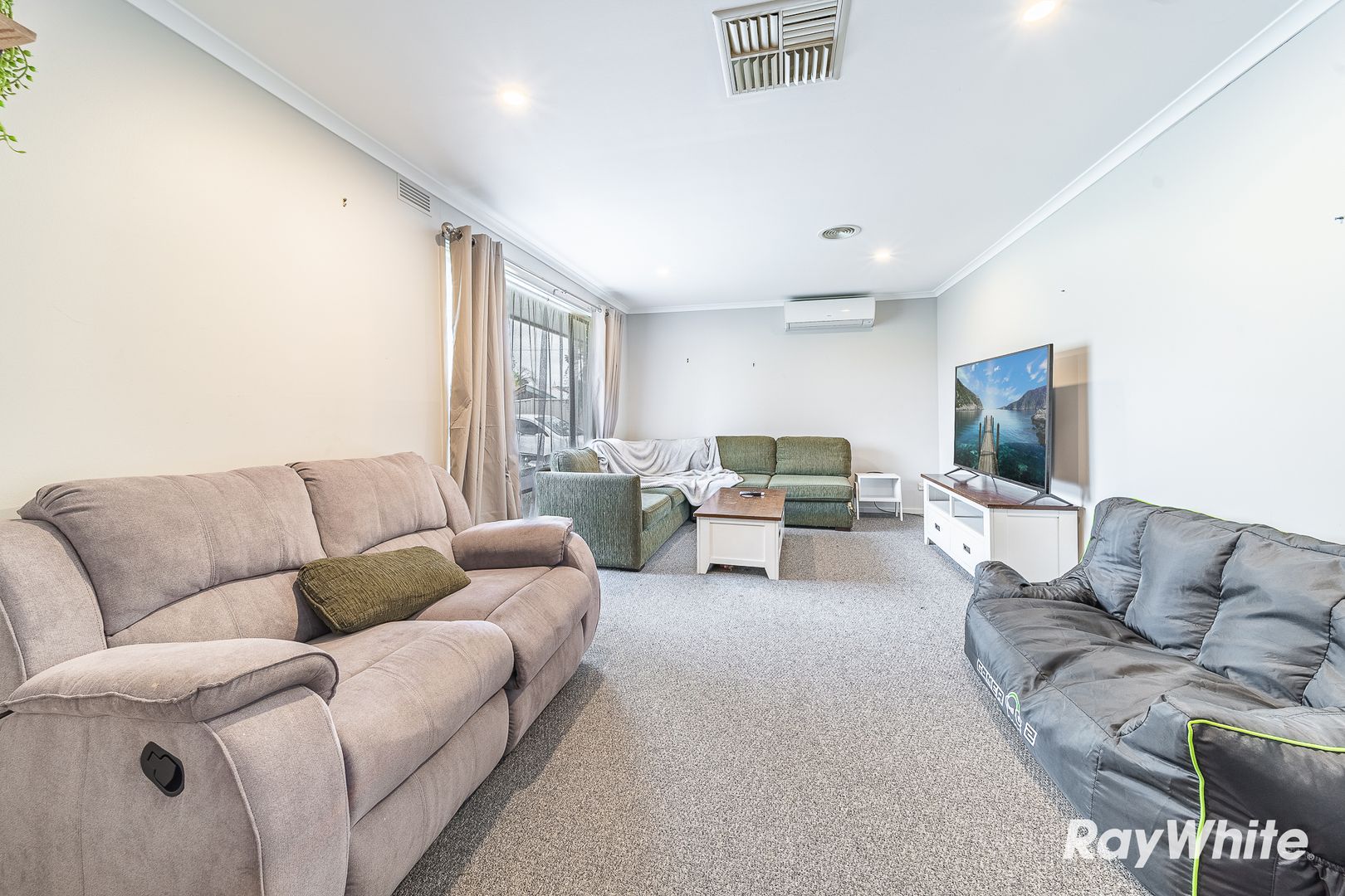 2 Graemar Crt, Kangaroo Flat VIC 3555, Image 2