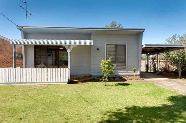 2 bedrooms House in 73 Golf Links Drive BATEMANS BAY NSW, 2536