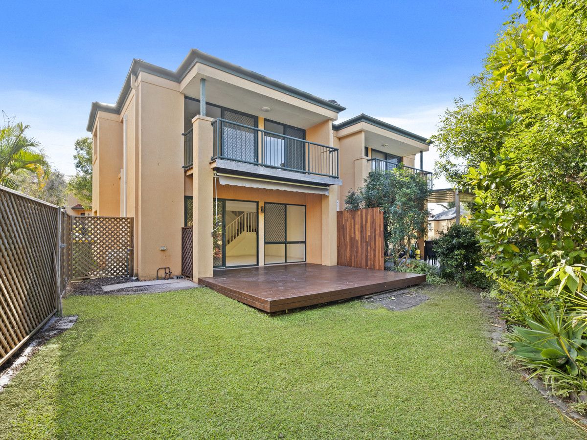 2/120 Highfield Drive, Merrimac QLD 4226, Image 0