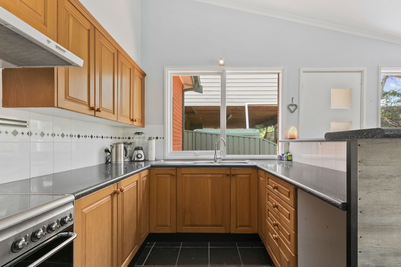 12 Tay Place, Woronora NSW 2232, Image 2