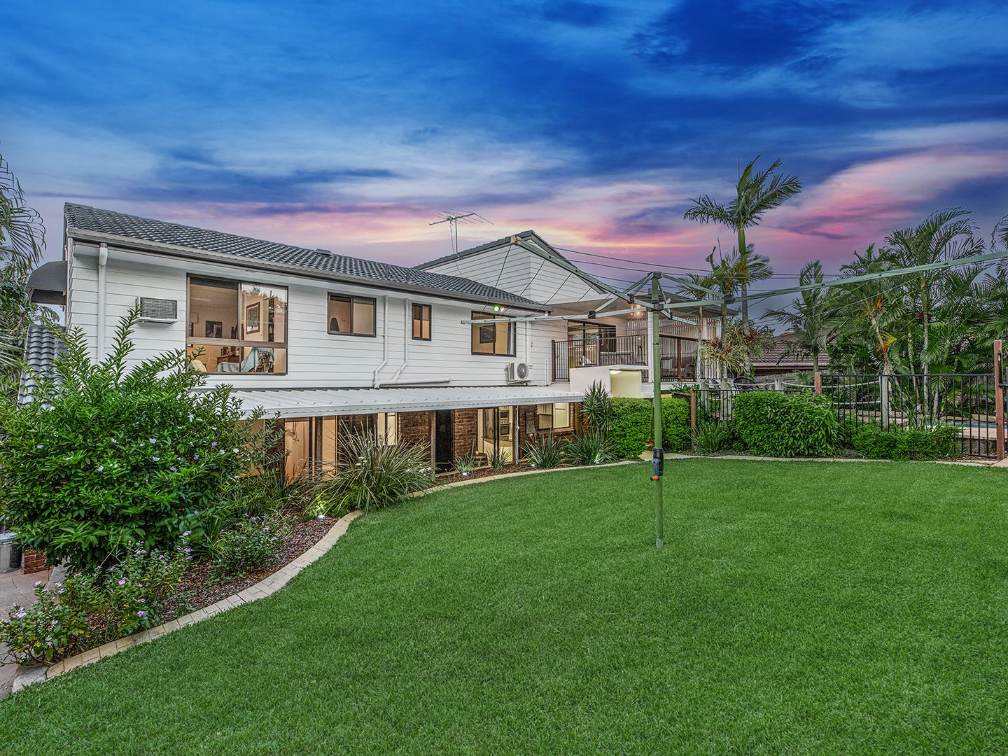 10 Raeside Street, Westlake QLD 4074, Image 1