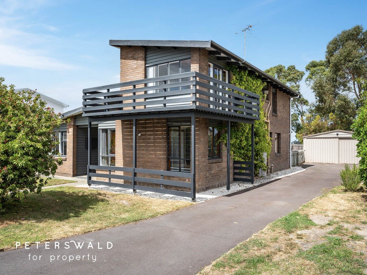 4 bedrooms House in 53 Bayview Road LAUDERDALE TAS, 7021