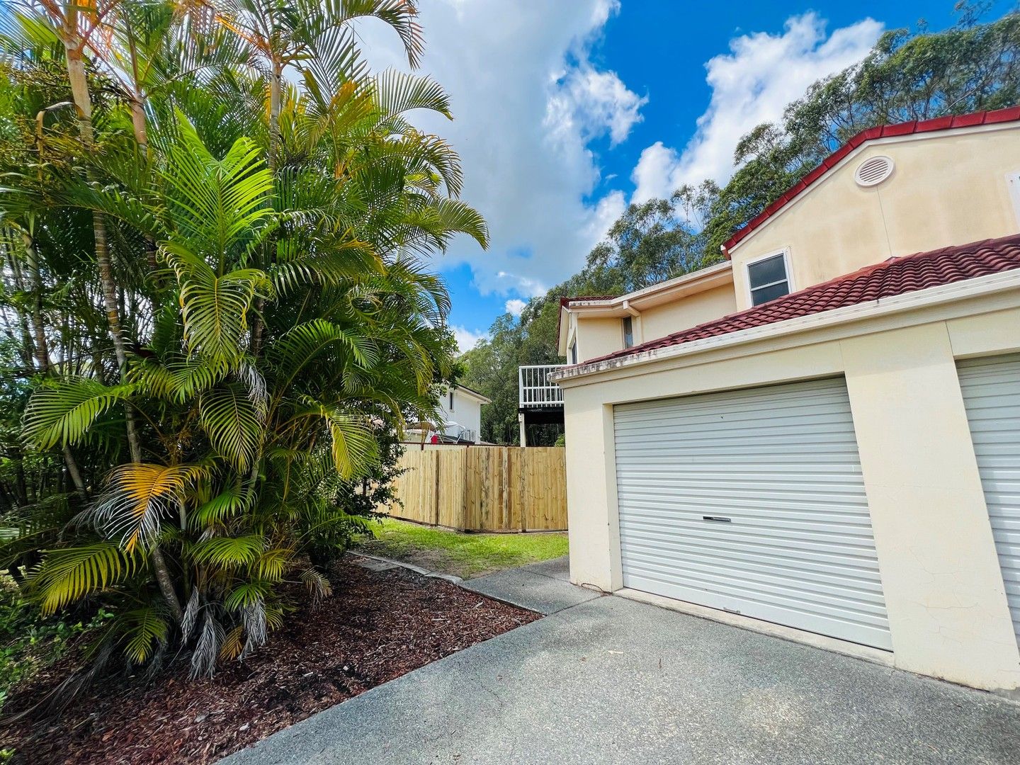 3 bedrooms Townhouse in 1/7 Joshua Close ARUNDEL QLD, 4214