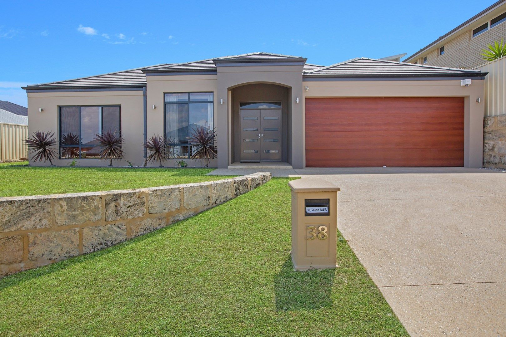 38 Bayview Terrace, Yangebup WA 6164