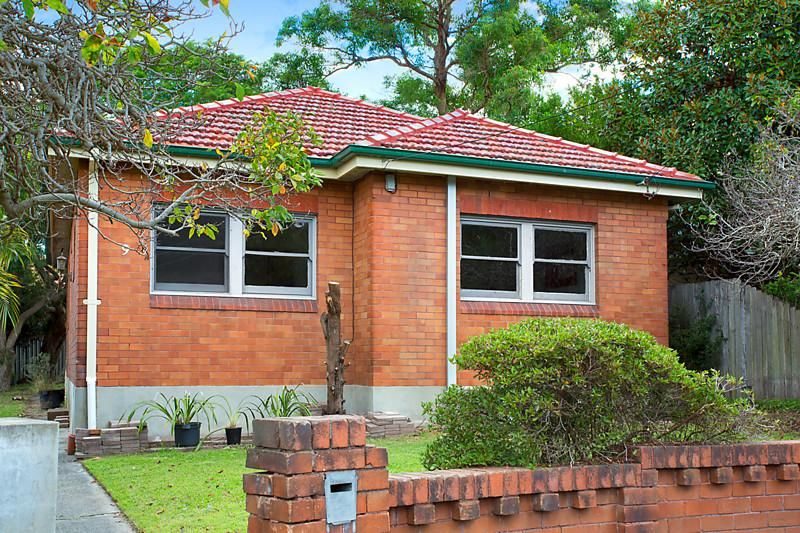 9 The Crescent , Russell Lea NSW 2046