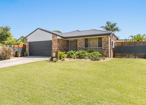 4 Carla Court, Varsity Lakes QLD 4227