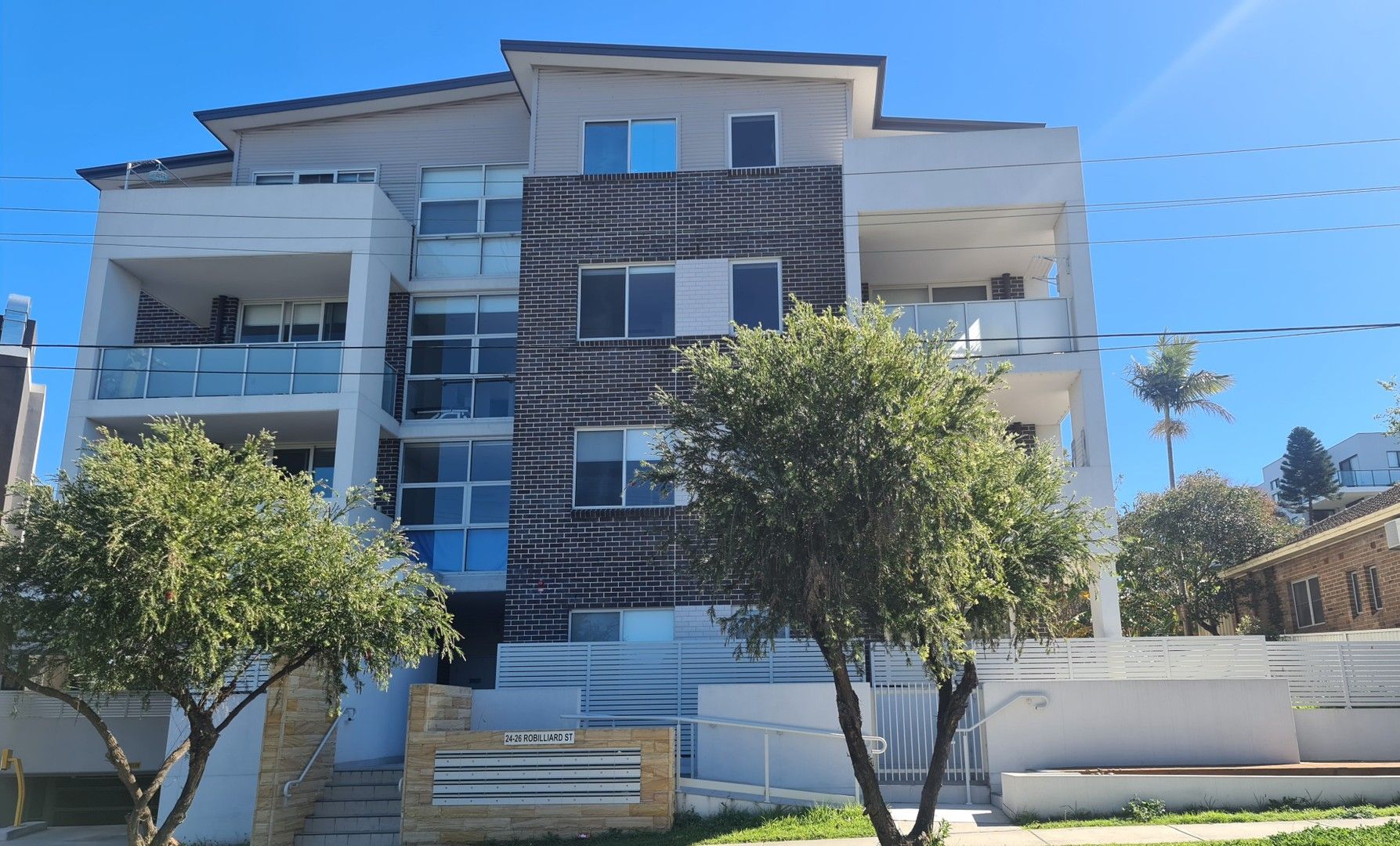 3 bedrooms Apartment / Unit / Flat in 24-26 Robilliard St MAYS HILL NSW, 2145