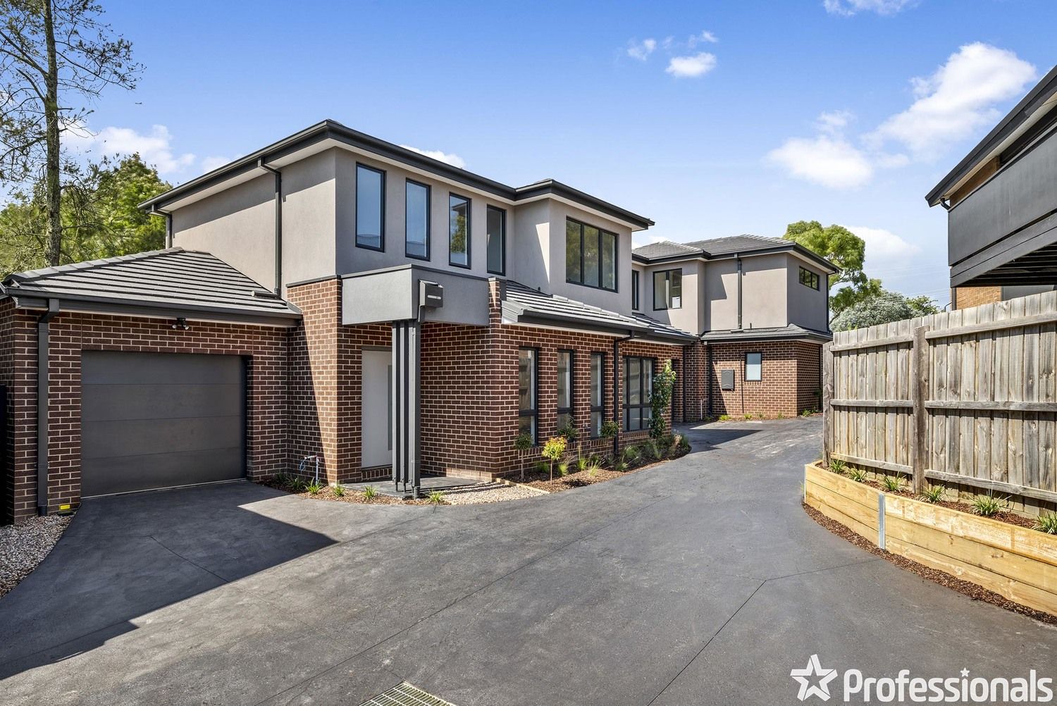 2/5 Stephen Crescent, Croydon VIC 3136, Image 0