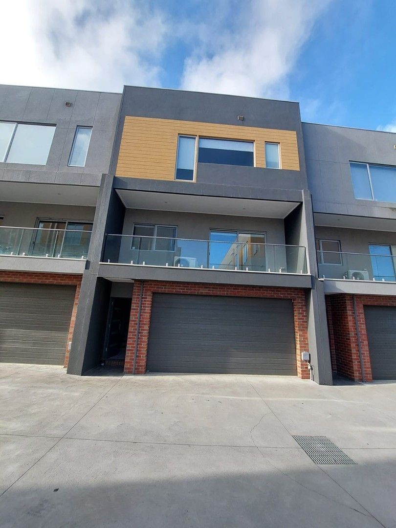 3 bedrooms House in 6/6 Little Windrock Lane CRAIGIEBURN VIC, 3064
