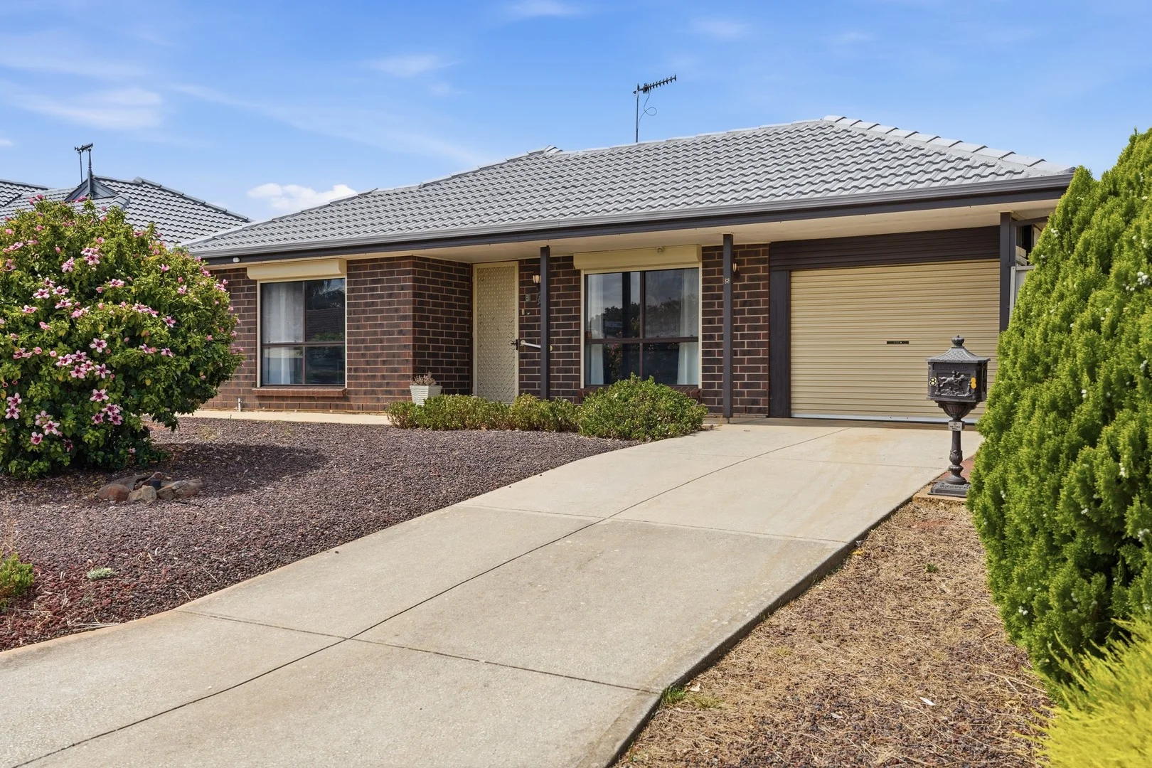 8 Cassinia Street, Craigmore SA 5114
