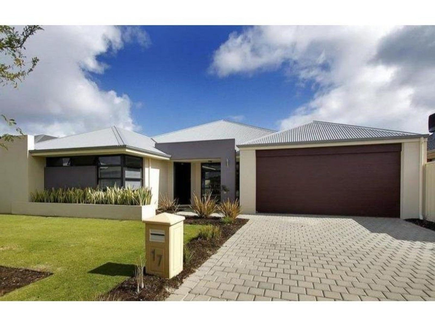 4 bedrooms House in 17 Eastman Turn TAPPING WA, 6065
