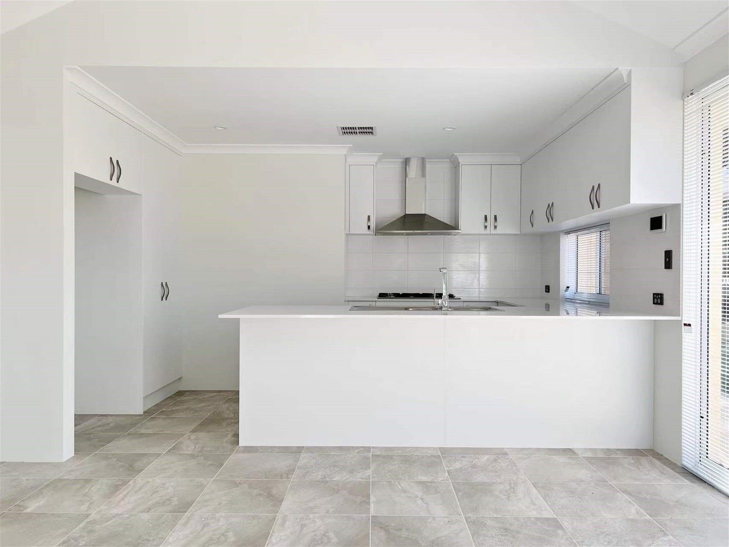 4 bedrooms Villa in A/5 Glen Ct FERNDALE WA, 6148