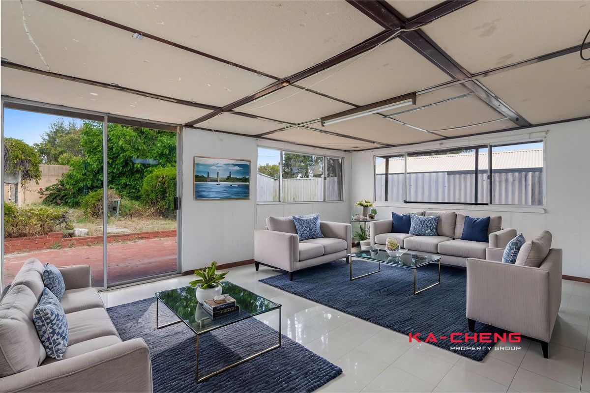 4 bedrooms House in 48 Cortis Way LANGFORD WA, 6147