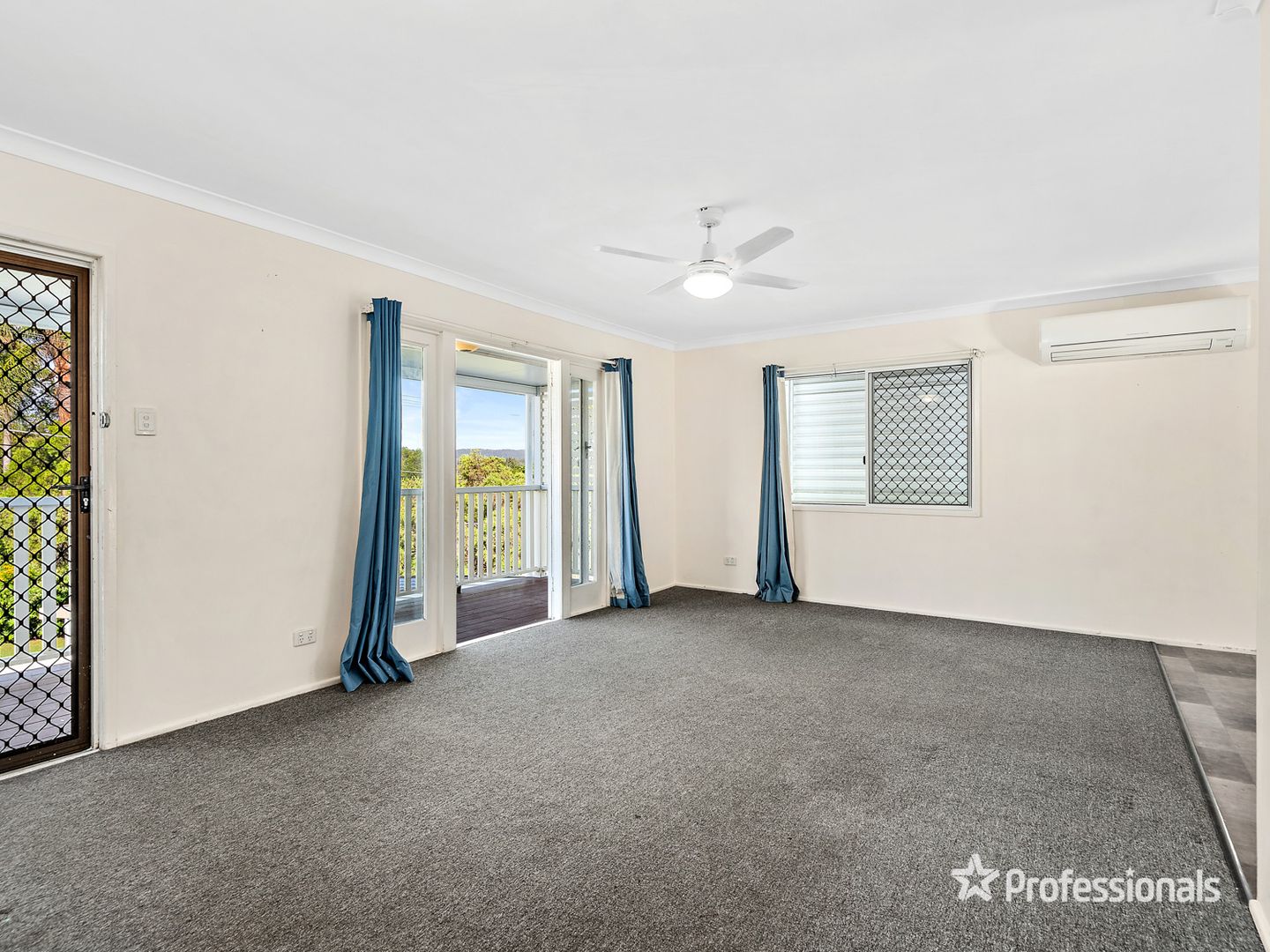 16 Arilpa Crescent, Ferny Hills QLD 4055, Image 2