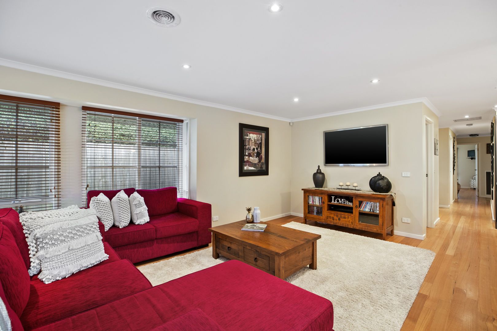 19 Seville Grove, Scoresby VIC 3179, Image 2