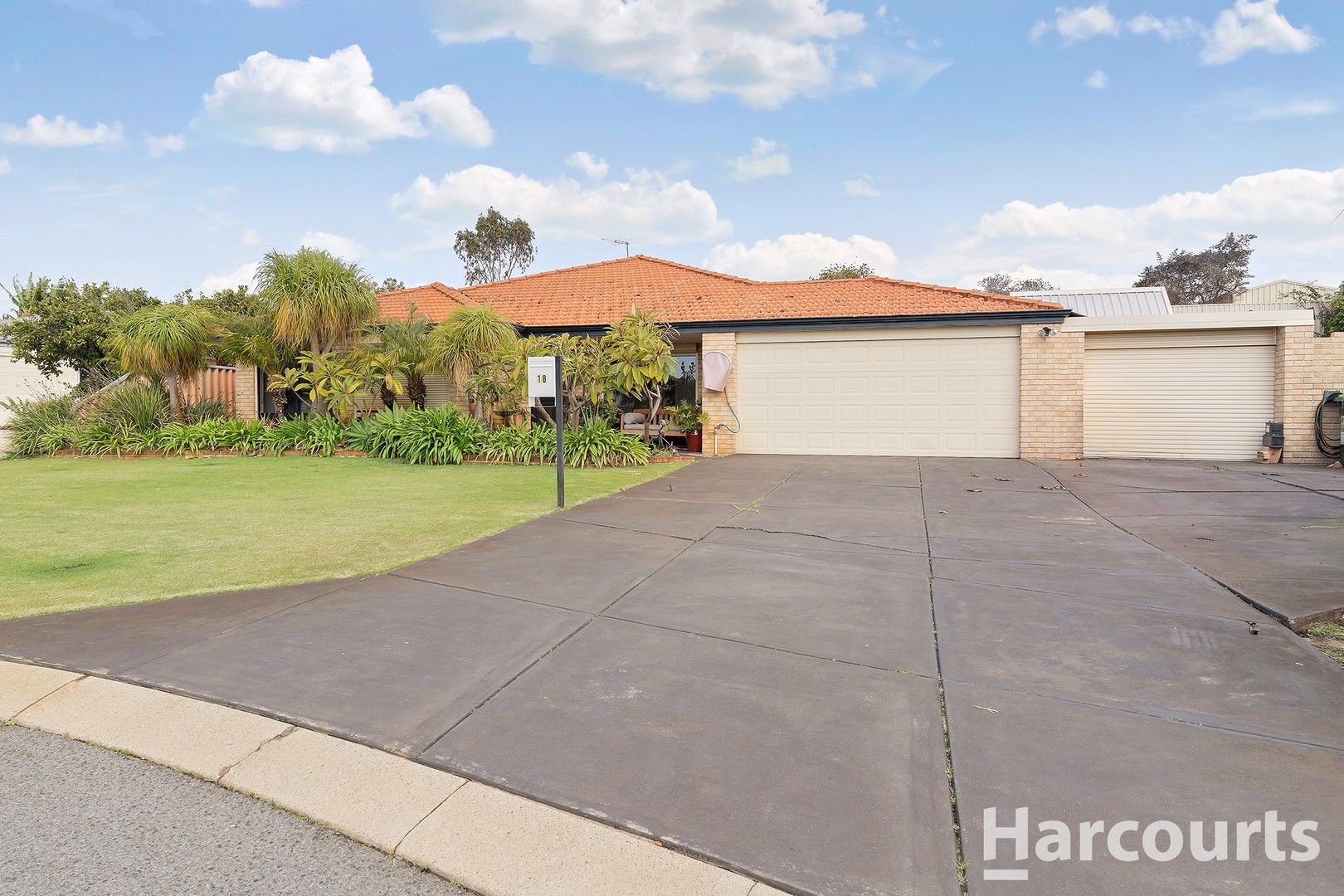 18 Walmer Place, Orelia WA 6167, Image 1