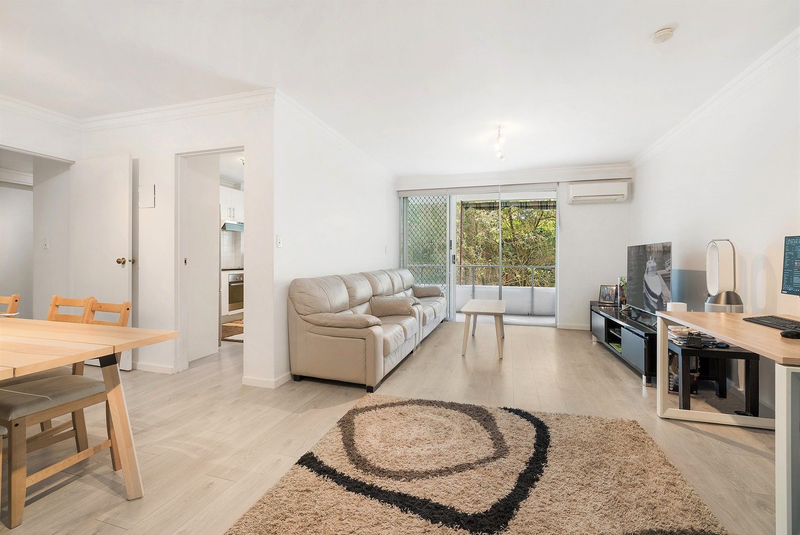 2 bedrooms Apartment / Unit / Flat in 4/42 View Street CHATSWOOD NSW, 2067