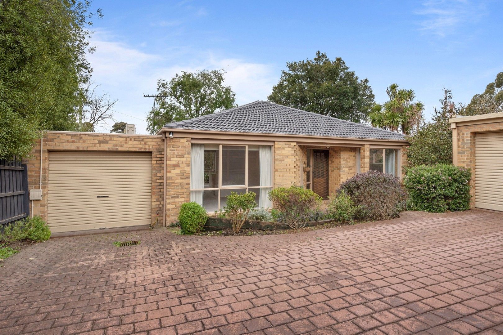 2 bedrooms Apartment / Unit / Flat in 2/5 Madang Avenue BALWYN VIC, 3103
