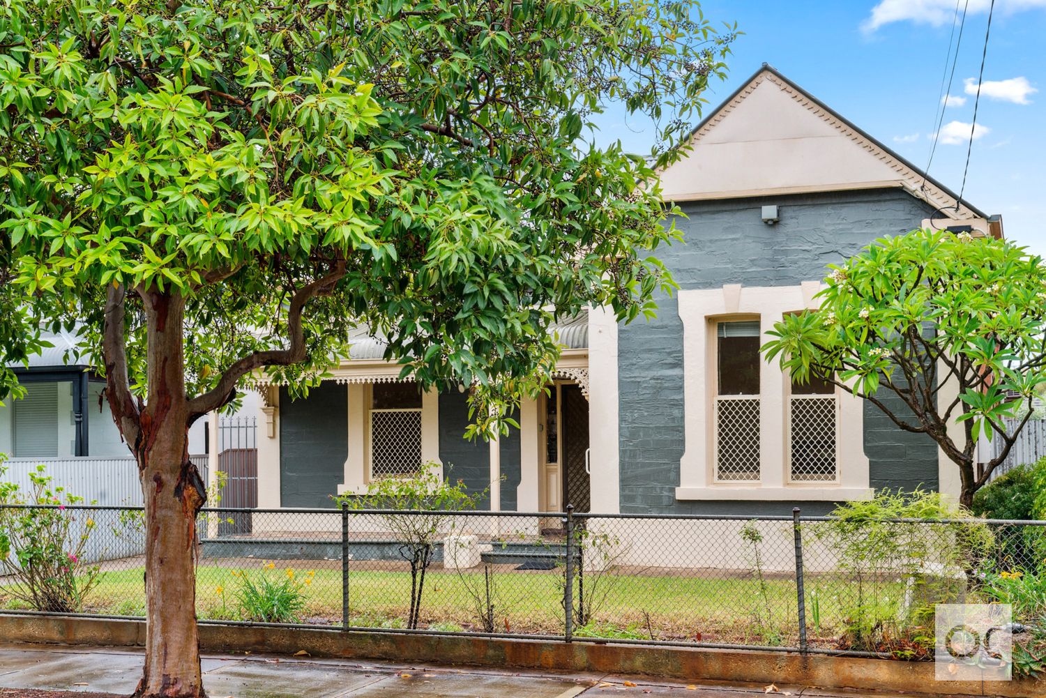 27 Gladstone Road, Mile En Property History & Address Research Domain