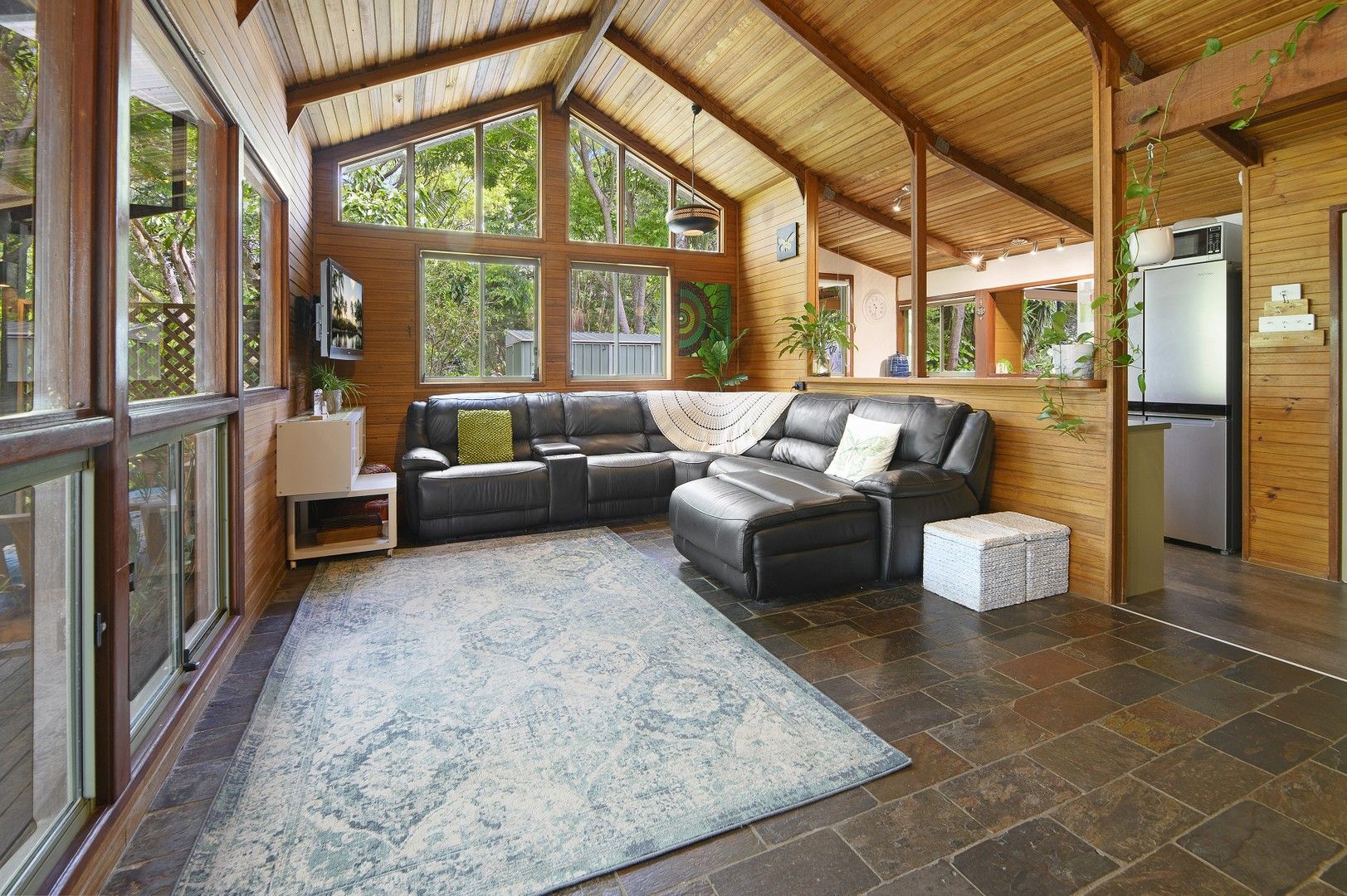 3 bedrooms House in 70 North Road LOWER BEECHMONT QLD, 4211