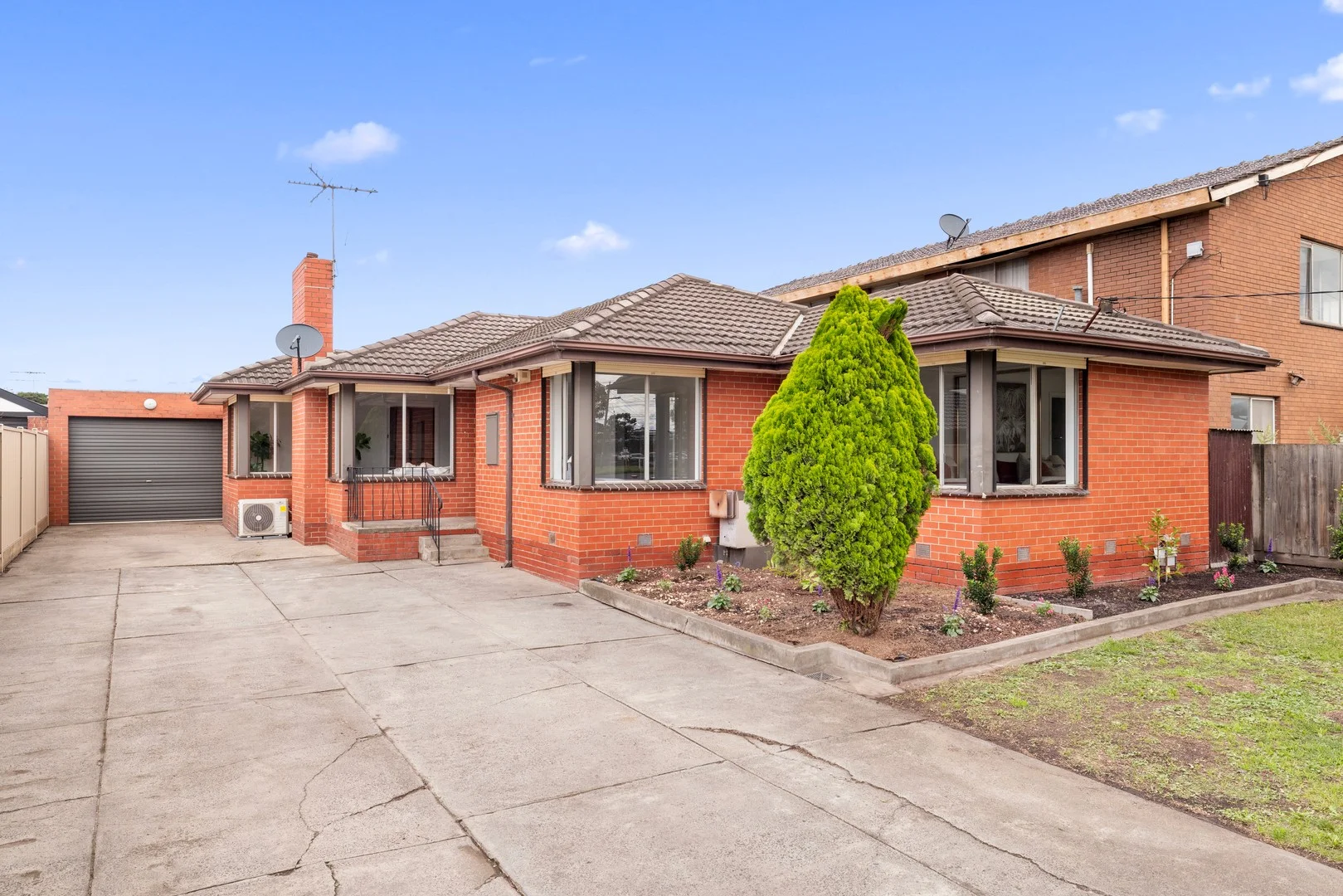 243 Mahoneys Road, Reservoir VIC 3073