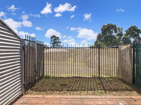 27/14 Fanny Street, Newtown QLD 4305 - Apartment For Rent | Domain