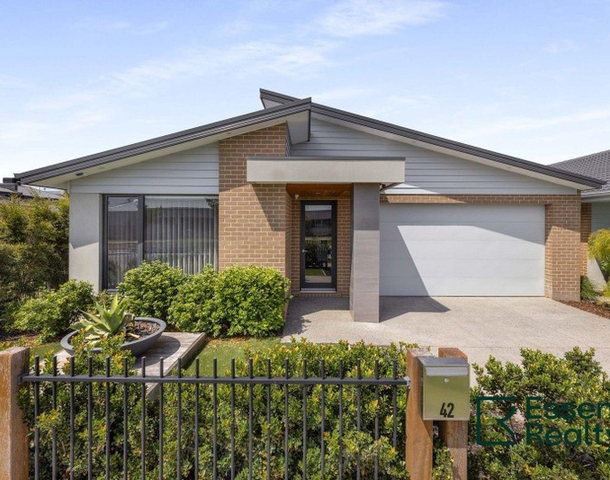 42 Waterman Drive, Clyde VIC 3978