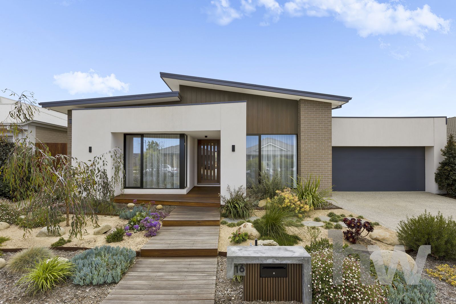 4 bedrooms House in 16 Vaughan Drive ARMSTRONG CREEK VIC, 3217