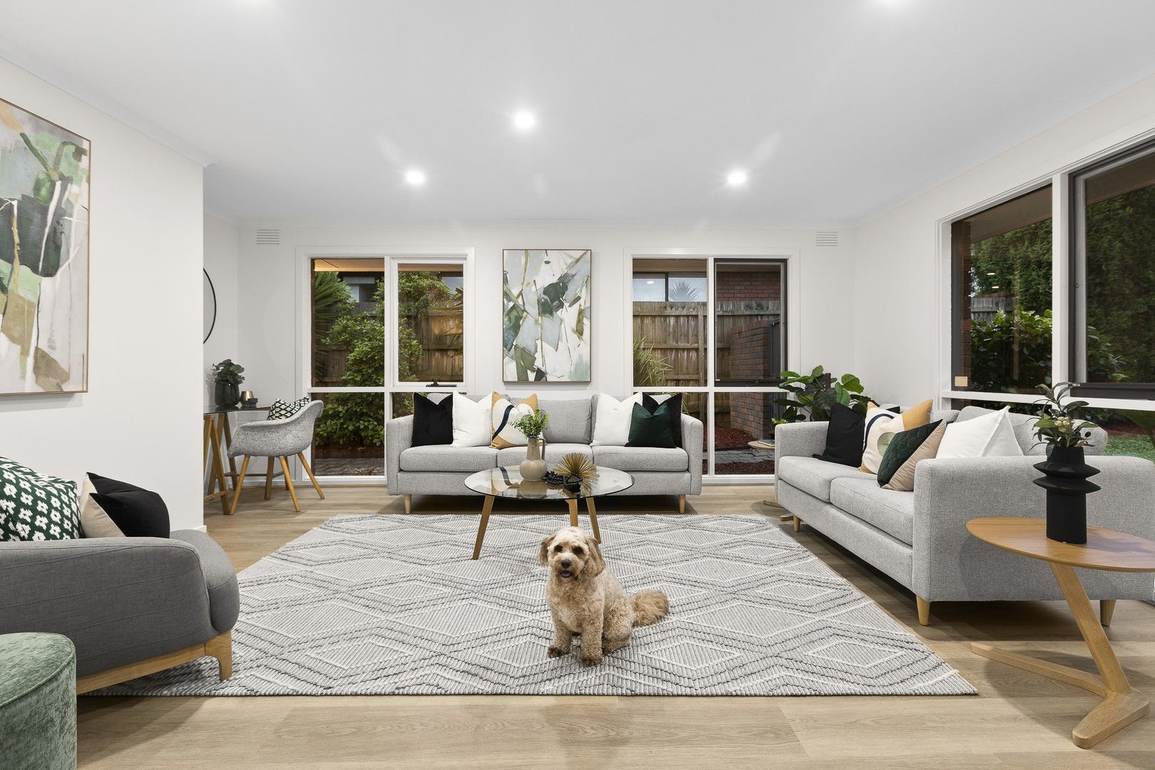 5 bedrooms House in 10 Mara Close WANTIRNA SOUTH VIC, 3152