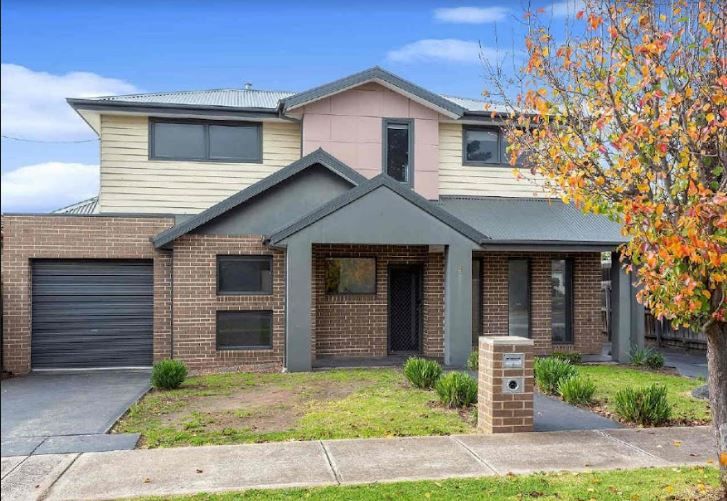 3 bedrooms Townhouse in 1/18 Welwyn Parade DEER PARK VIC, 3023