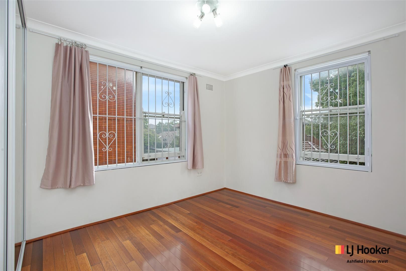 2 bedrooms Apartment / Unit / Flat in 4/5 Chandos Street ASHFIELD NSW, 2131