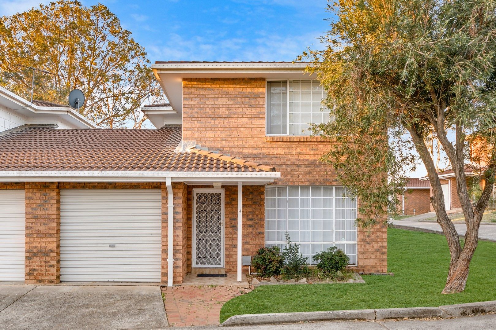 14/4 Jacquinot Place, Glenfield NSW 2167, Image 0