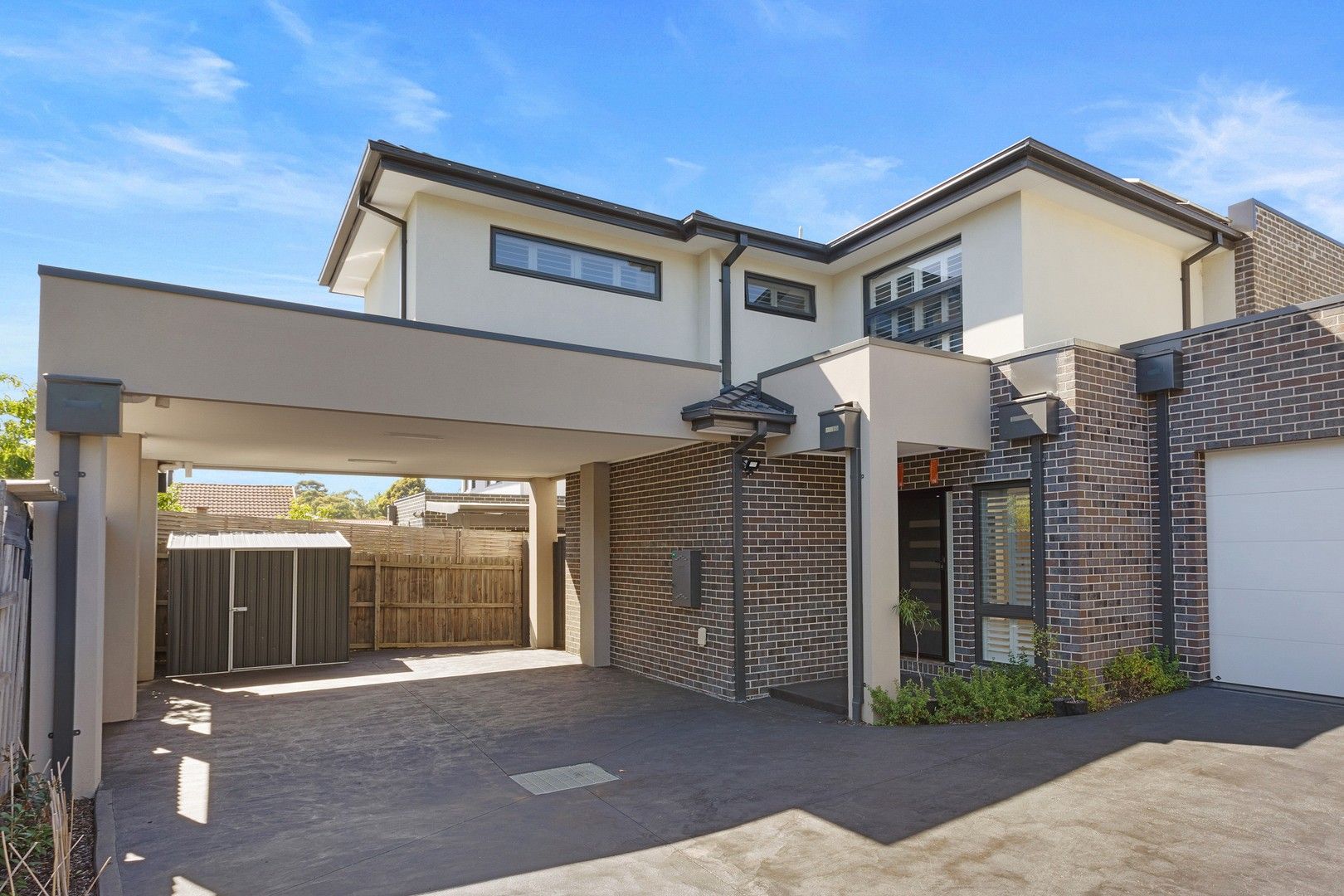 4 bedrooms Townhouse in 2/15 Hiddleston Avenue BOX HILL SOUTH VIC, 3128