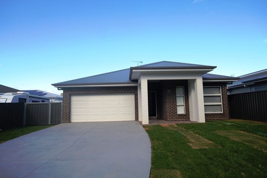 77 Summercloud Crescent, Vincentia NSW 2540, Image 0