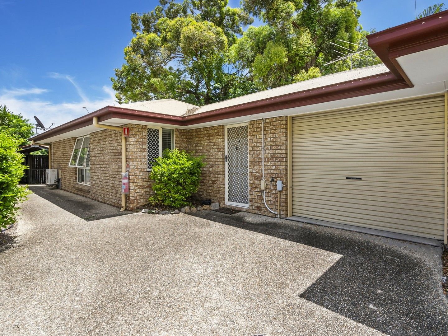 2 bedrooms Apartment / Unit / Flat in 4/374 Fairfield Road YERONGA QLD, 4104