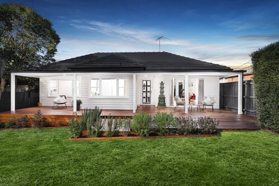 Picture of 1/640 Huntingdale Road, MOUNT WAVERLEY VIC 3149