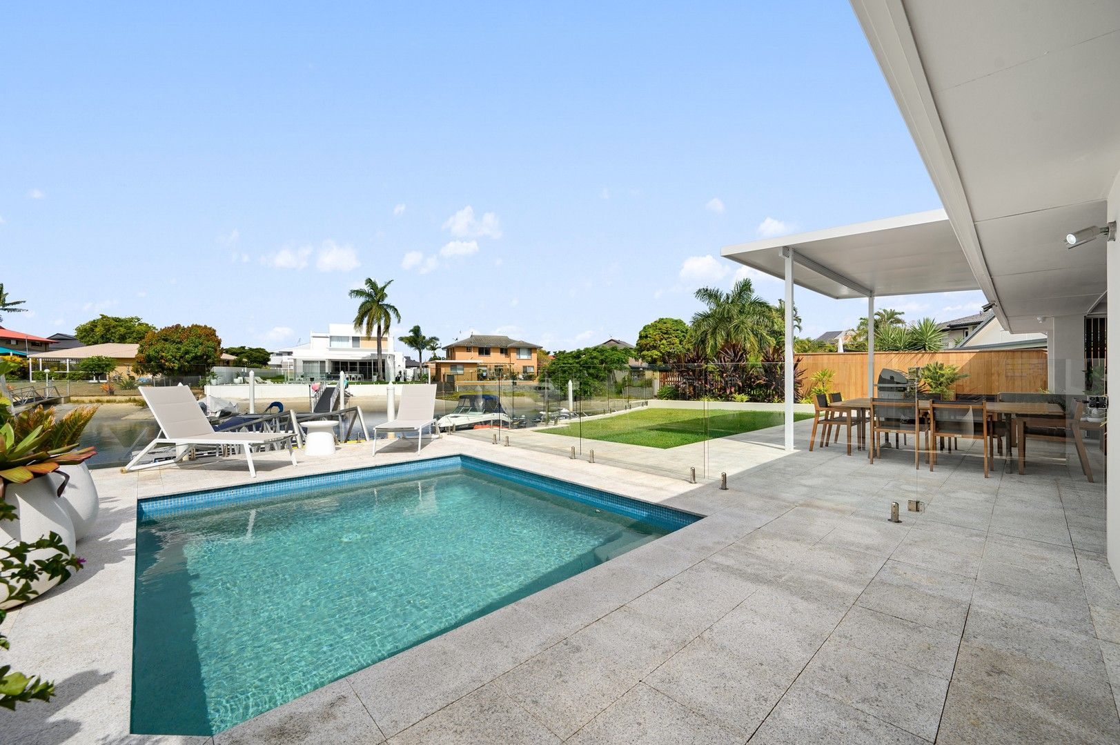 4 bedrooms House in 25 O'grady Dr PARADISE POINT QLD, 4216
