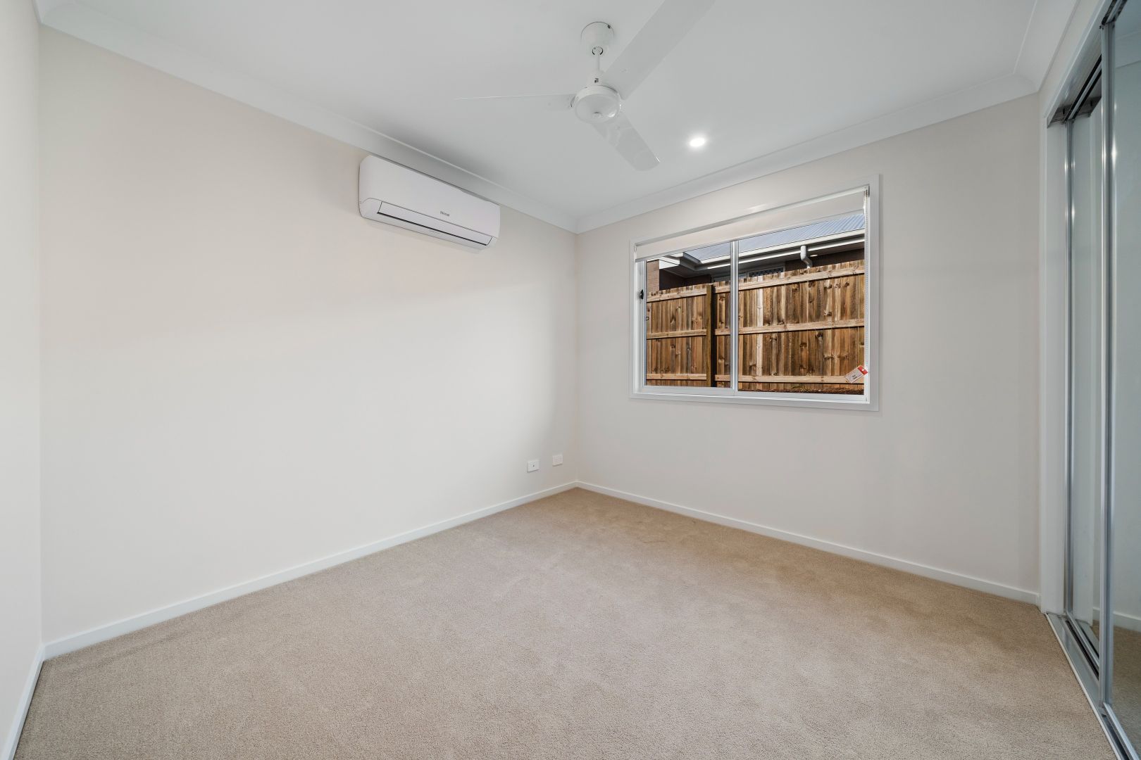 2/33 Niles Court, Bahrs Scrub QLD 4207, Image 2