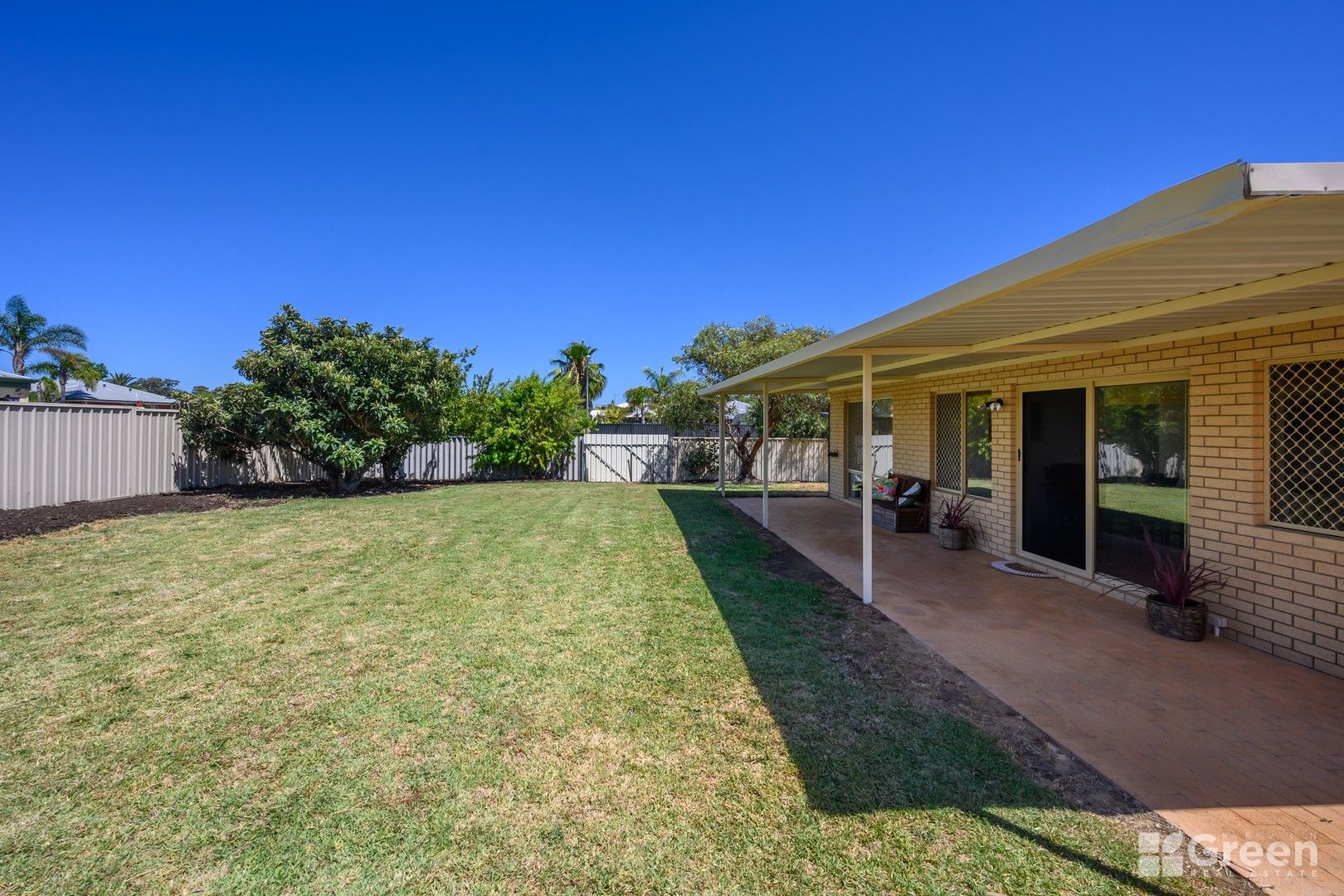 3 bedrooms House in 10 Malvern Rise GREENFIELDS WA, 6210