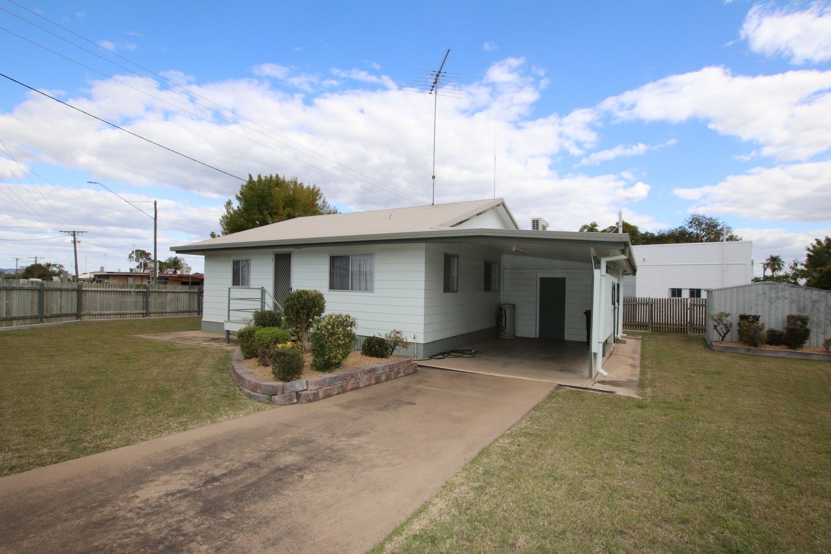 2 bedrooms House in 43 Rainbow Street BILOELA QLD, 4715