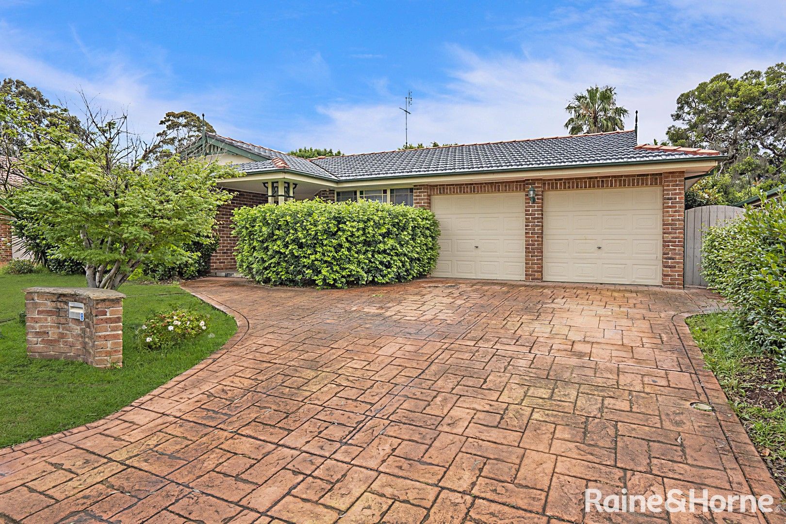 5 bedrooms House in 8 Stockade Place WOODCROFT NSW, 2767