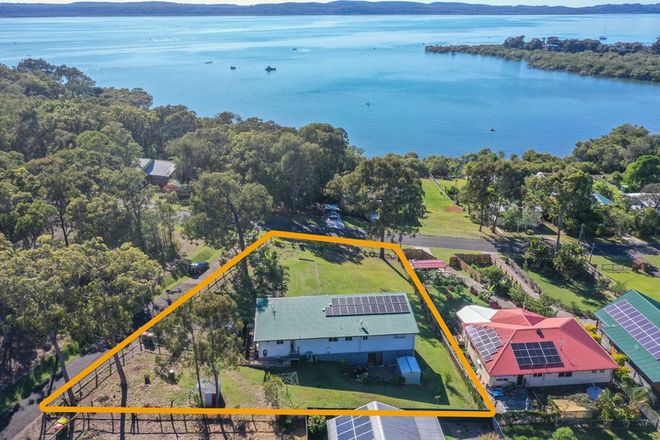 Picture of 4 Cross Street, MACLEAY ISLAND QLD 4184