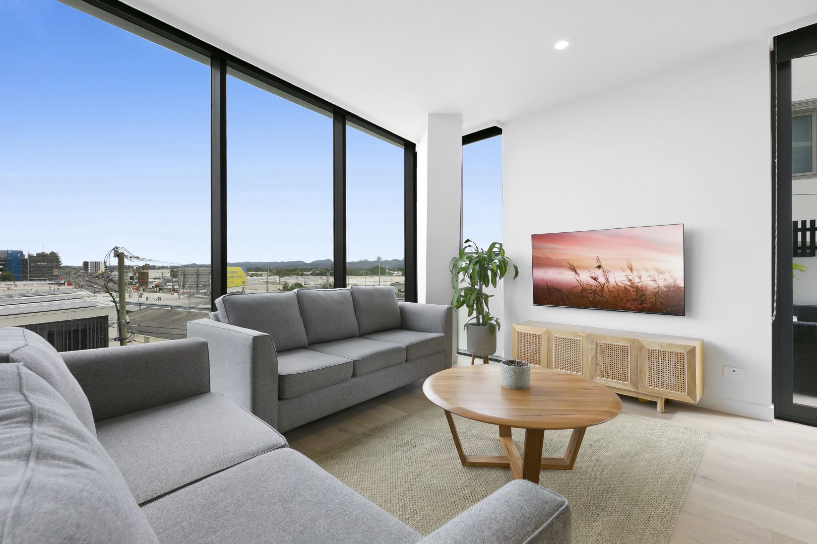 306/43 Peerless Avenue, Mermaid Beach QLD 4218 Apartment For Rent