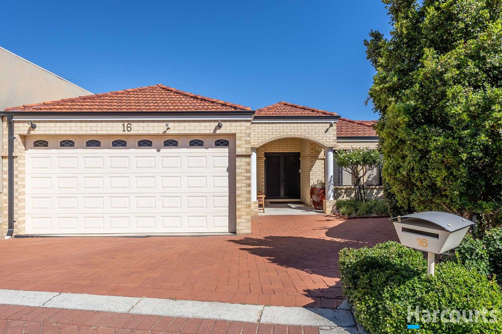 16 Hotham Crescent, Alexander Heights WA 6064, Image 0