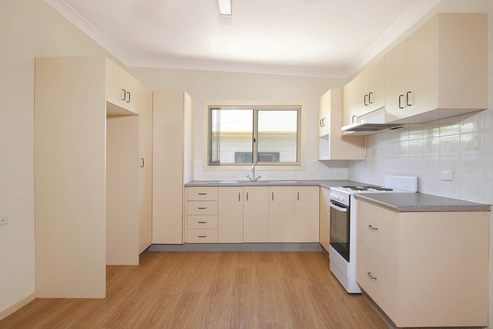 3 bedrooms House in 13 Thomas Street CORRIMAL NSW, 2518