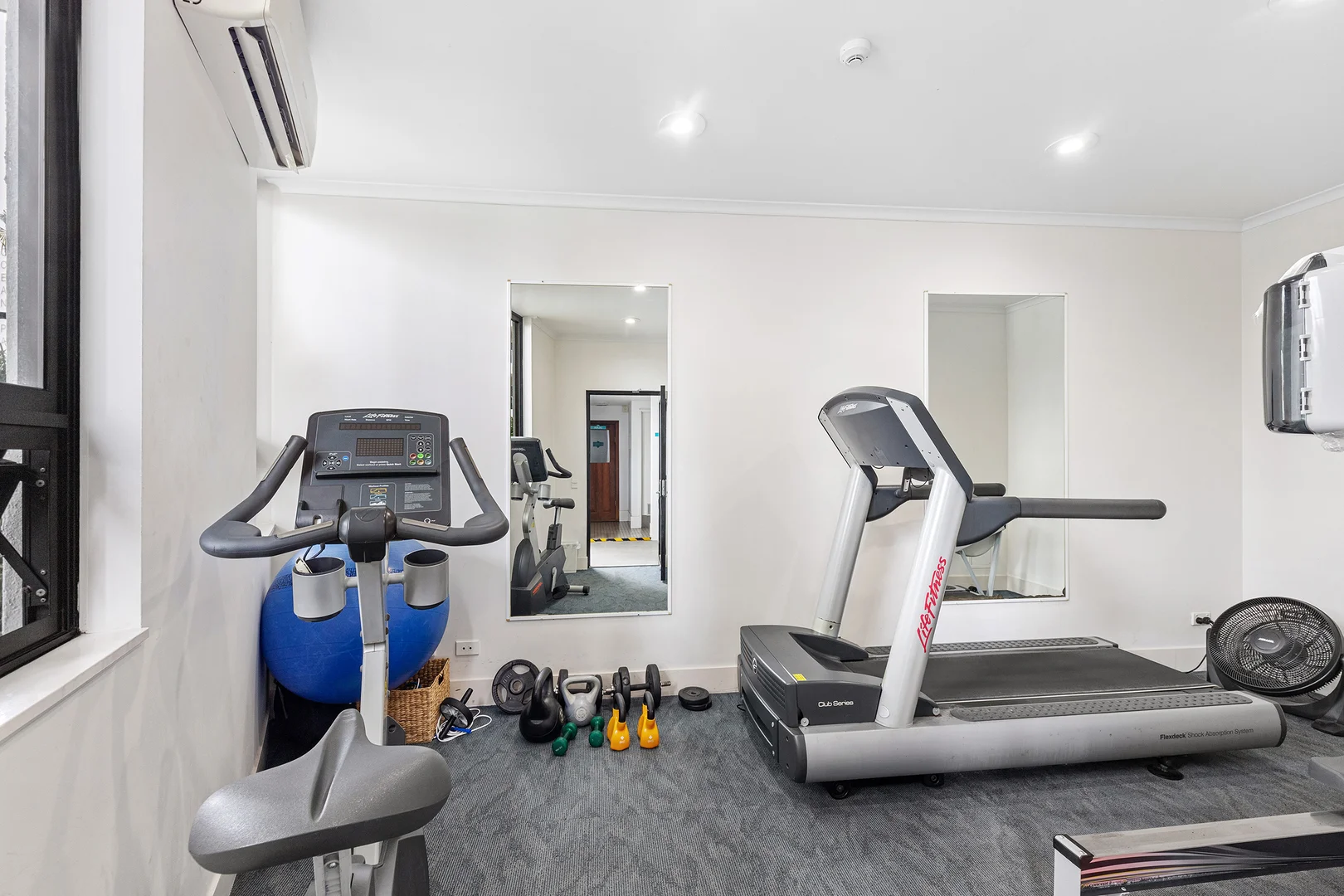 Additional image 17 of 506/32 Surf Parade, Broadbeach Waters QLD 4218