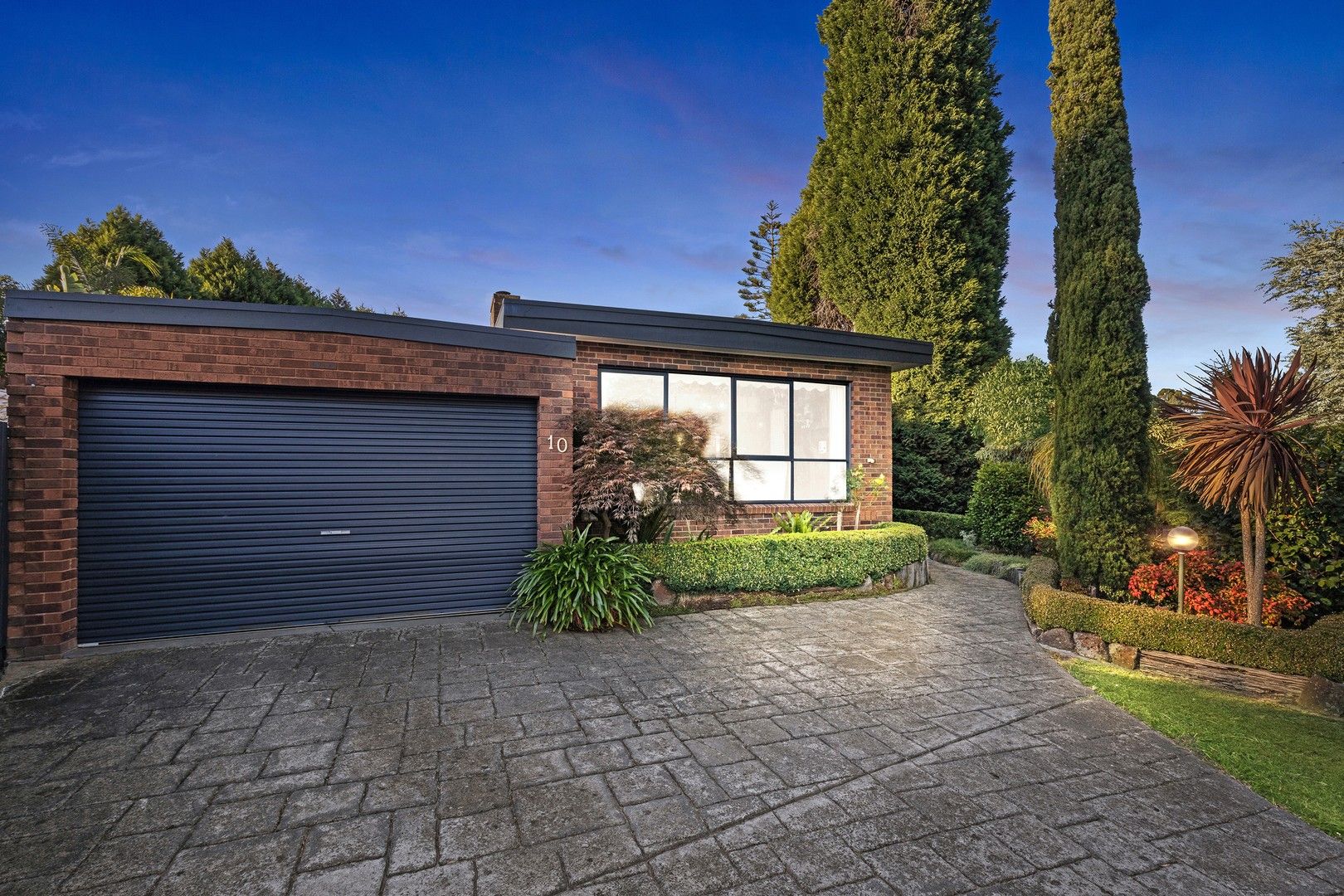 10 Coachmans Square, Wantirna VIC 3152, Image 0