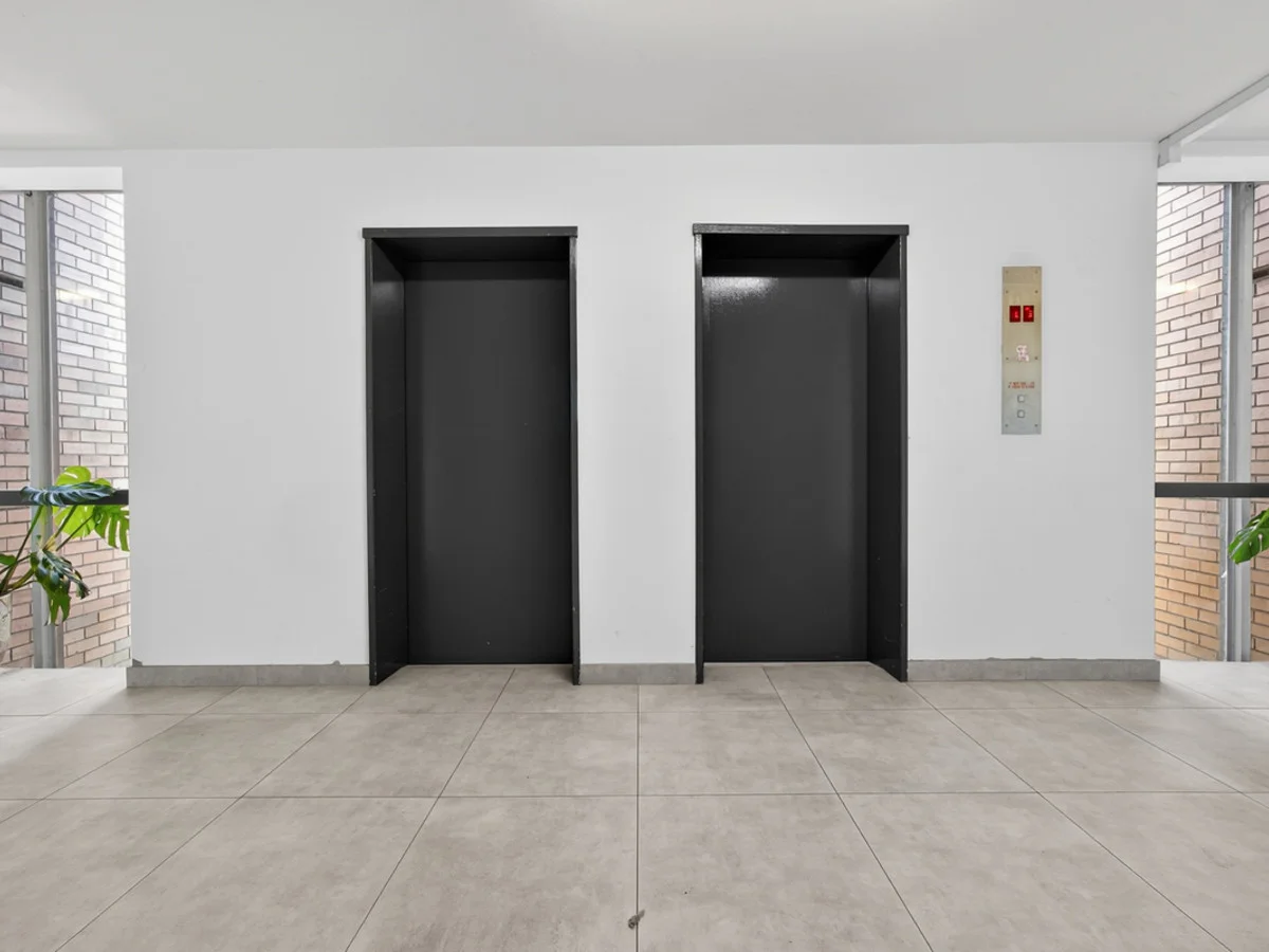 Image 12