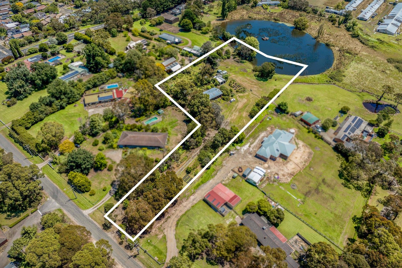 3 bedrooms Acreage / Semi-Rural in 8 Cassandra Close SOMERVILLE VIC, 3912