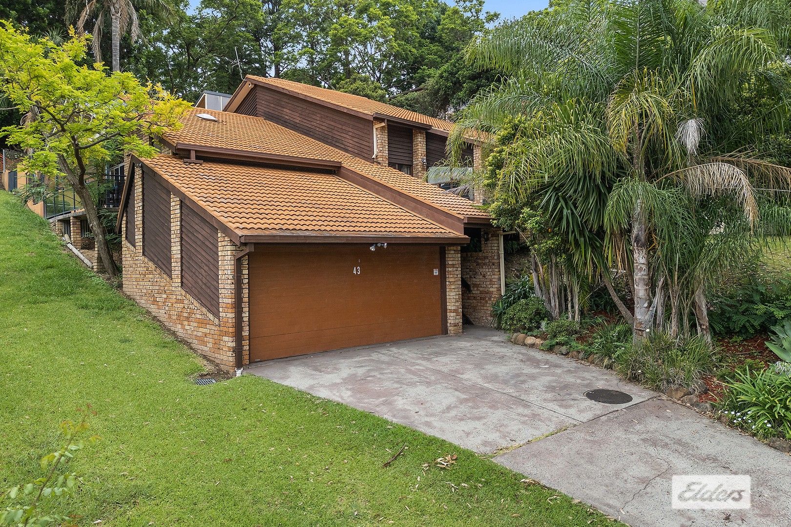 5 bedrooms House in 43 The Parkway BALGOWNIE NSW, 2519